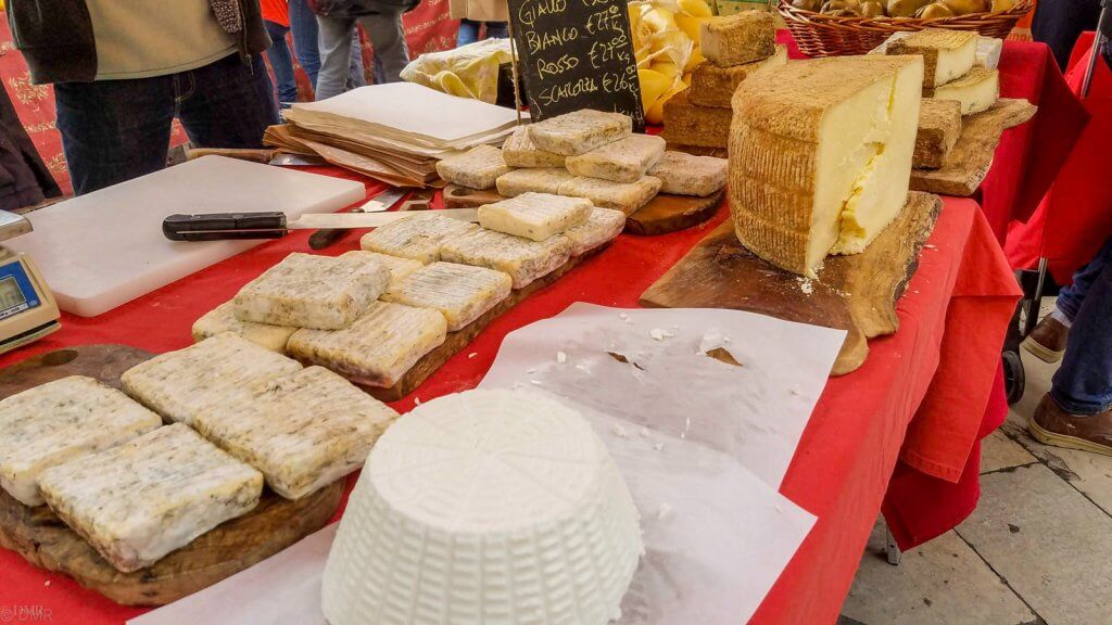 France Aix-en-Provence market cheese